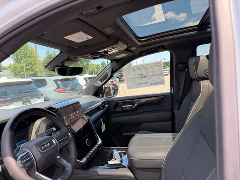 New 2026 GMC Yukon Elevation w/ Elevation Premium Package AWD/4WD image 11