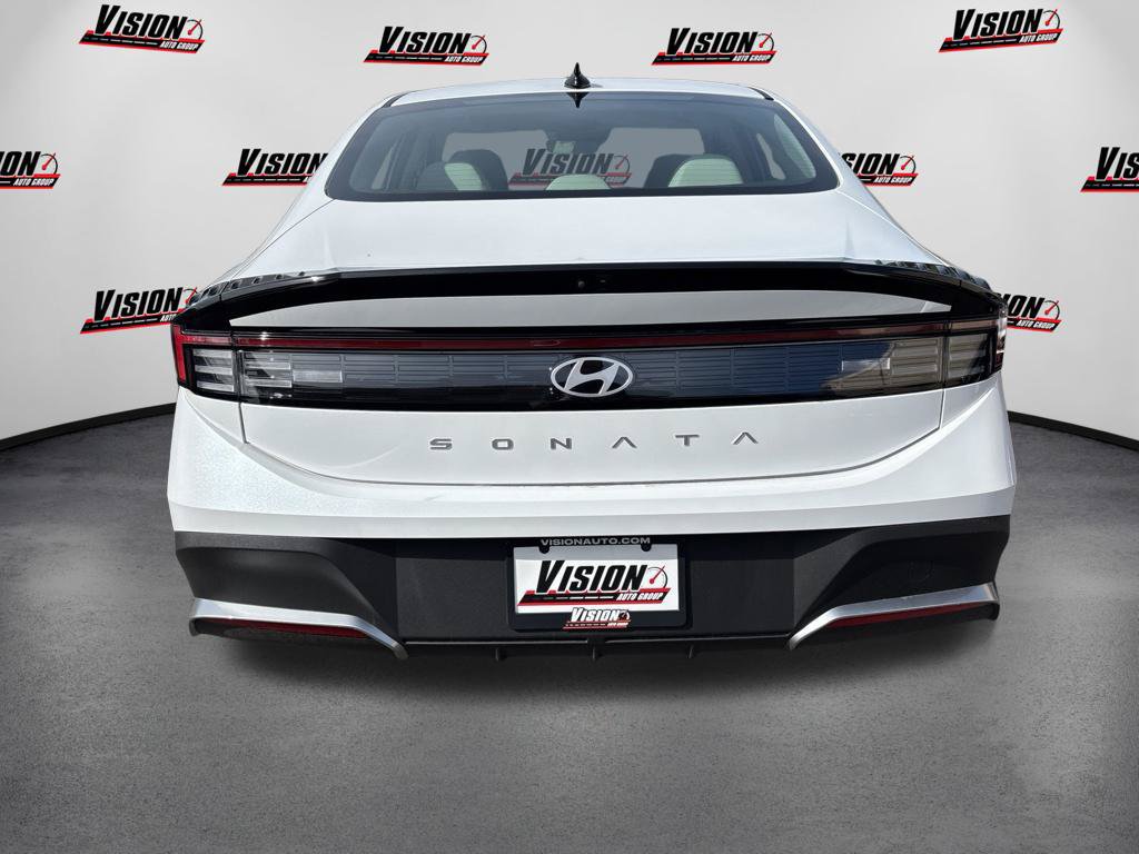 New 2026 Hyundai Sonata SE FWD image 4