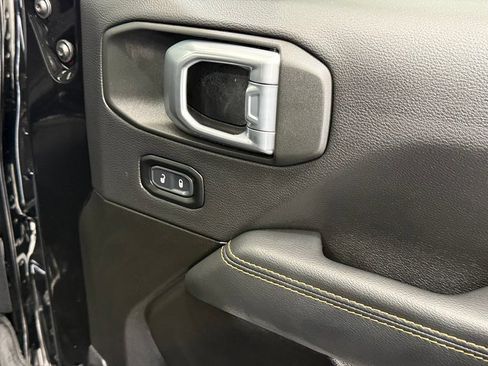 Used 2023 Jeep Gladiator Overland AWD/4WD image 24