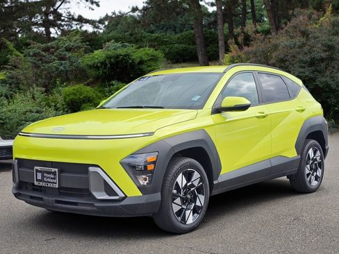 Used 2024 Hyundai Kona SEL AWD/4WD image 3