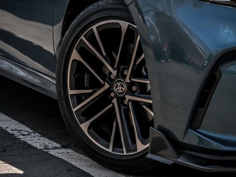 Used 2025 Toyota Camry XLE w/ Premium Plus Package image 3