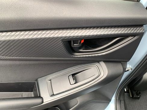 Used 2020 Subaru Crosstrek 2.0i image 18