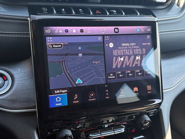 Used 2023 Jeep Grand Cherokee Limited AWD/4WD image 3