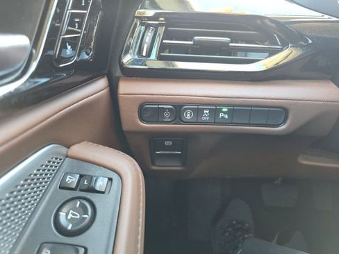 Used 2023 Acura MDX SH-AWD w/ Technology Package image 17