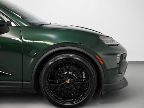 New 2025 Porsche Macan 4S Electric image 14