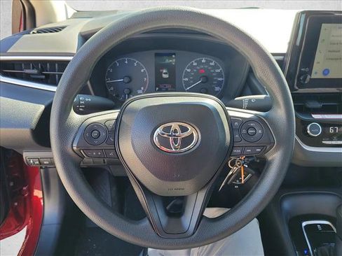 Used 2025 Toyota Corolla LE image 18