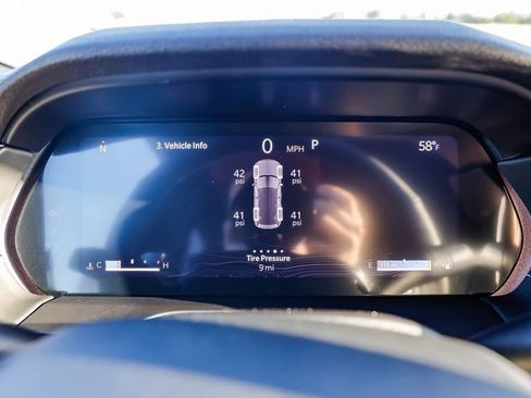 New 2025 Jeep Grand Cherokee Altitude image 23