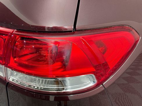 Used 2017 Kia Sorento LX w/ LX Convenience Package image 32