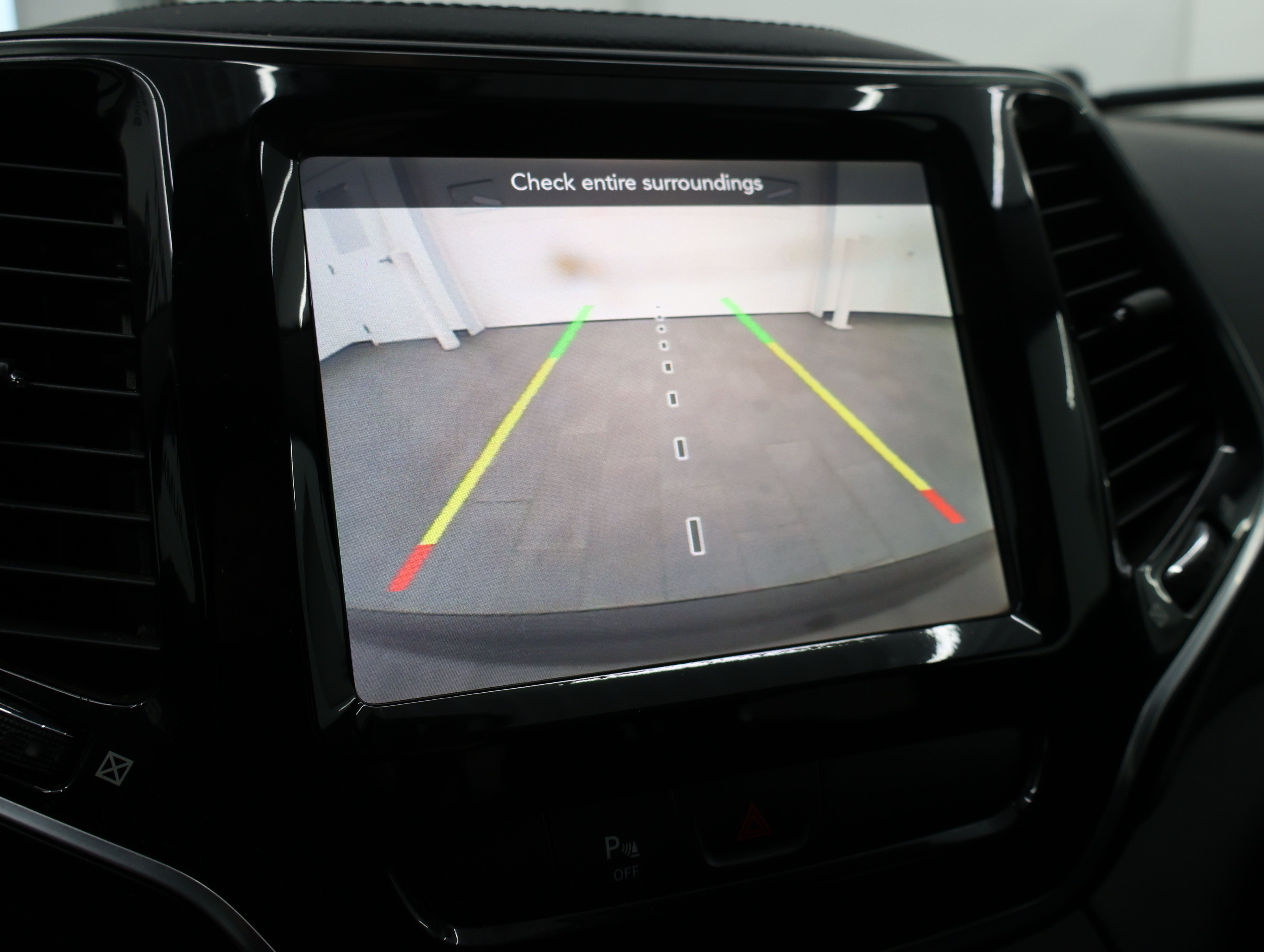 Used 2019 Jeep Cherokee Limited w/ Trailer Tow Group AWD/4WD image 16