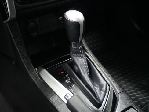 Used 2017 Toyota Corolla LE image 17