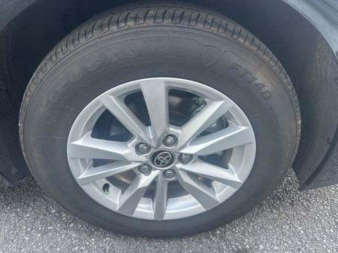 Used 2025 Toyota Camry LE FWD image 17
