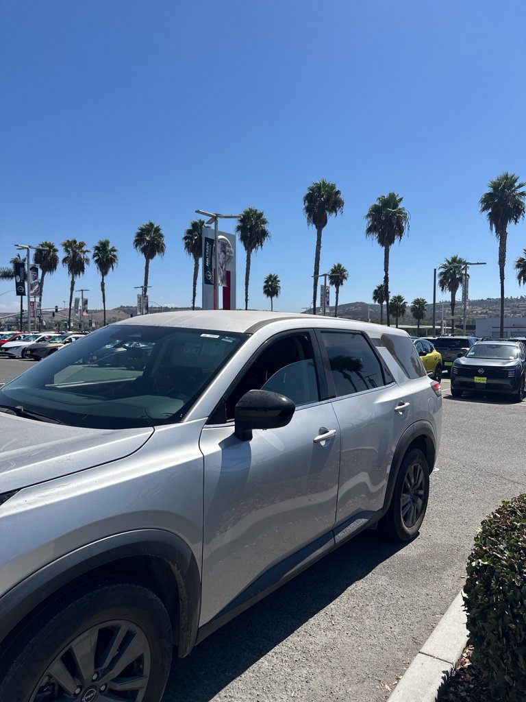 Used 2023 Nissan Pathfinder S FWD image 3