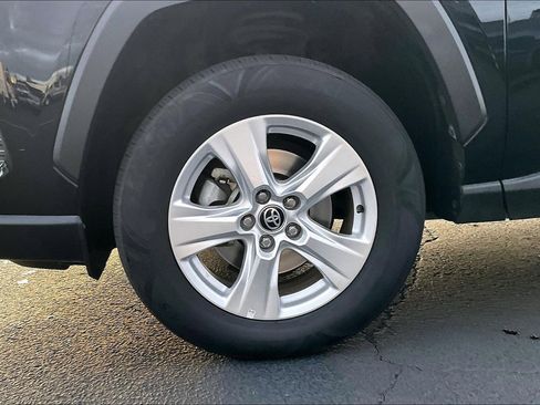 Used 2021 Toyota RAV4 XLE image 9