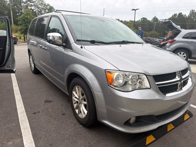 Used 2018 Dodge Grand Caravan SXT FWD image 2