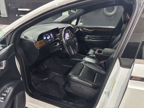 Used 2020 Tesla Model X Long Range image 10