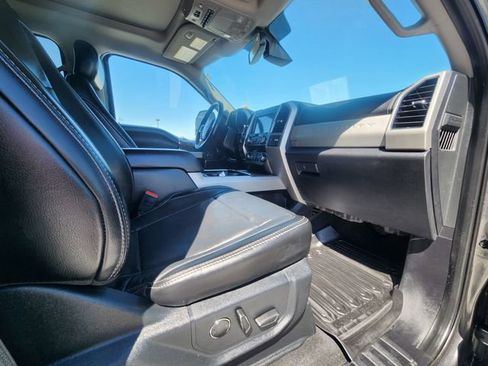 Used 2019 Ford F250 Lariat w/ Lariat Ultimate Package AWD/4WD image 17