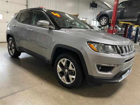 Used 2019 Jeep Compass Limited AWD/4WD image 5
