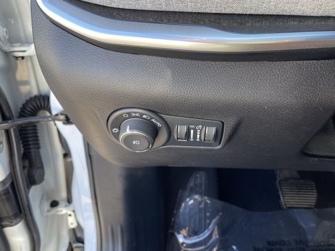 Used 2024 Jeep Compass Latitude AWD/4WD image 25