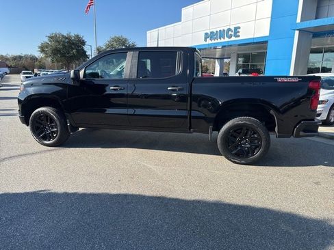 Used 2023 Chevrolet Silverado 1500 Custom Trail Boss w/ LPO, Dark Essentials Package image 2