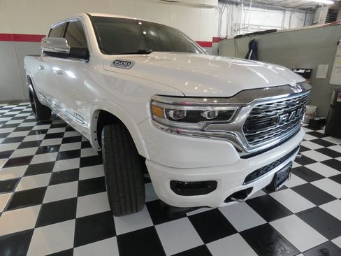 Used 2022 RAM 1500 Limited AWD/4WD image 3