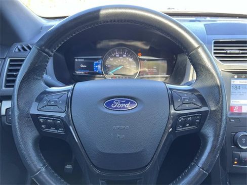 Used 2018 Ford Explorer XLT w/ Equipment Group 202A image 22