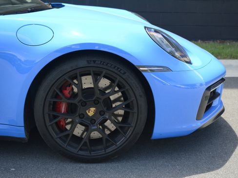 Certified 2022 Porsche 911 Targa 4 GTS AWD/4WD image 11