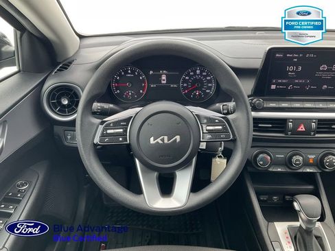 Used 2023 Kia Forte LXS w/ LXS Technology Package image 7