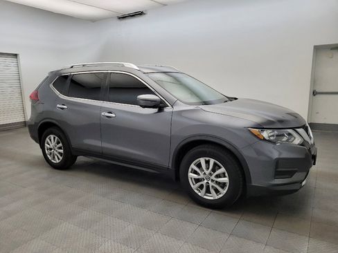 Used 2018 Nissan Rogue SV w/ Premium Package FWD image 11