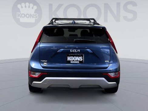 Used 2023 Kia Niro EX image 7