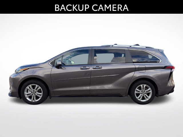 Used 2024 Toyota Sienna Platinum AWD/4WD image 2