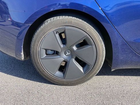 Used 2023 Tesla Model 3 Standard Range image 7