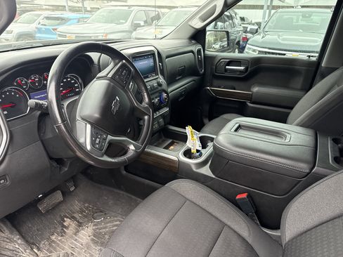 Used 2021 Chevrolet Silverado 1500 LT Trail Boss w/ Bed Protection Package image 9