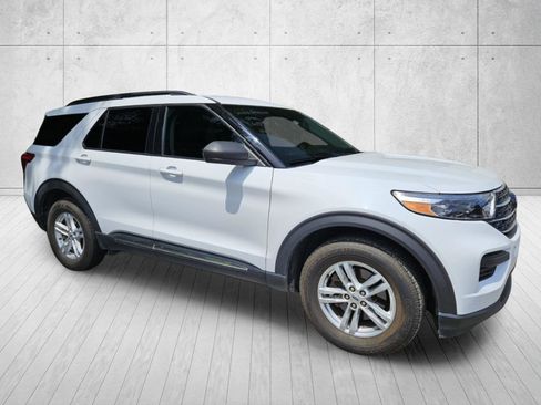 Used 2020 Ford Explorer XLT AWD/4WD image 1