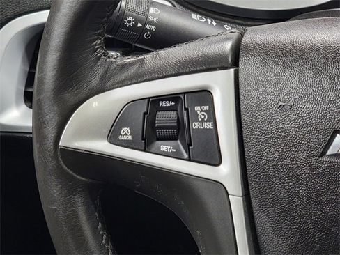 Used 2017 Chevrolet Equinox LT w/ Convenience Package image 26