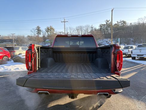 Used 2024 GMC Sierra 1500 AT4 w/ AT4 Premium Package image 32