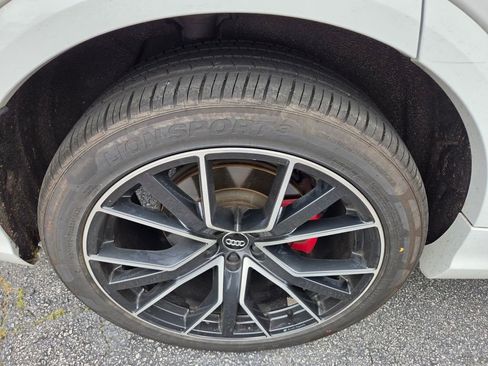Used 2019 Audi Q8 Prestige AWD/4WD image 8