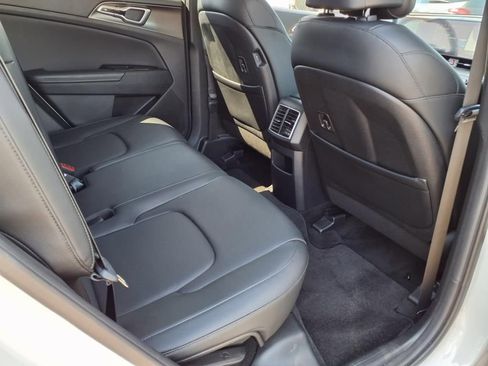 Certified 2023 Kia Sportage EX image 10