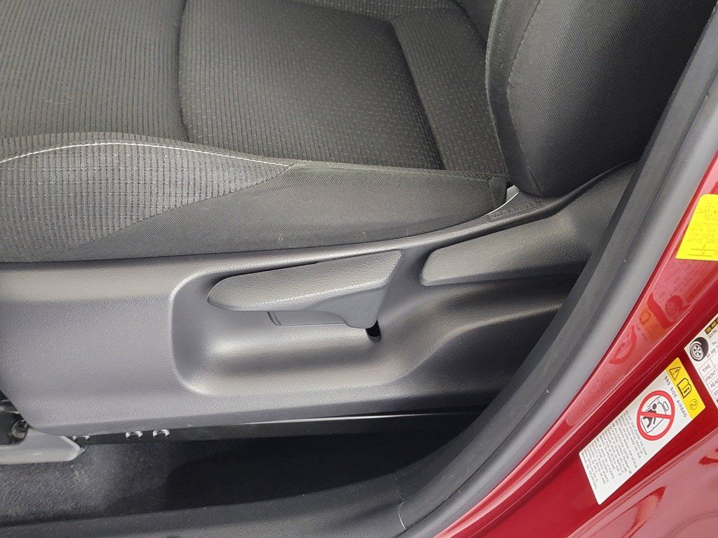 Used 2019 Toyota C-HR LE FWD image 15