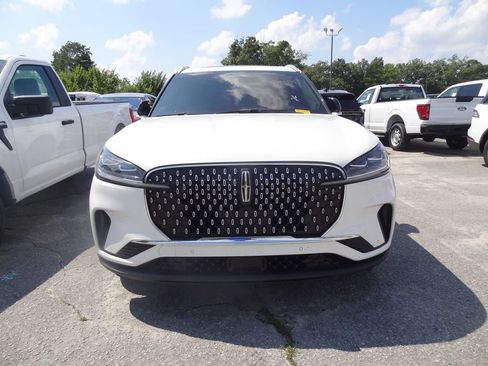 Certified 2025 Lincoln Aviator Reserve w/ Equipment Group 201A AWD/4WD image 2