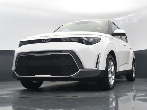 Used 2023 Kia Soul LX w/ LX Technology Package image 28