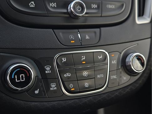 Used 2024 Chevrolet Malibu LT image 14