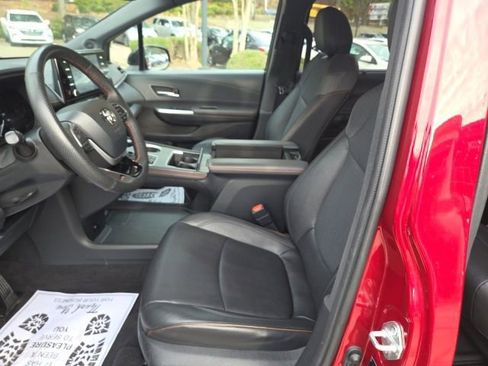 Used 2023 Toyota Sienna XSE w/ XSE Plus Package image 19