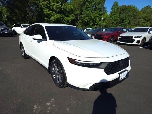 Used 2024 Honda Accord EX image 3