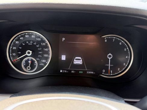 Certified 2025 Genesis G70 2.5T AWD/4WD image 25