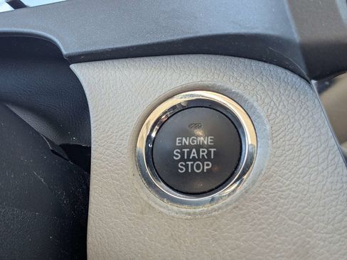Used 2020 Toyota Sienna XLE FWD image 35