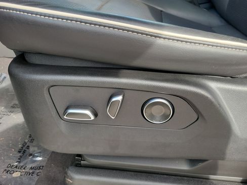 Used 2024 Cadillac Escalade Premium Luxury image 14