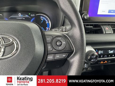 Certified 2025 Toyota RAV4 XLE image 29