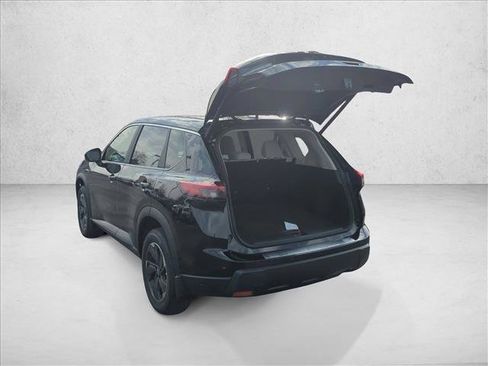 Certified 2025 Nissan Rogue SV image 10