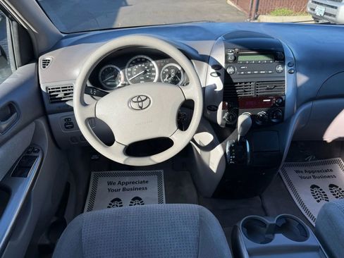 Used 2007 Toyota Sienna LE image 16