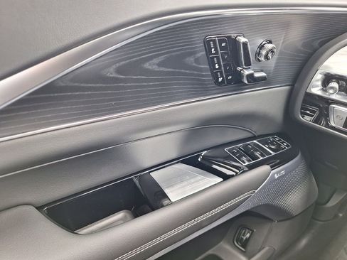 New 2026 Cadillac Lyriq V image 18